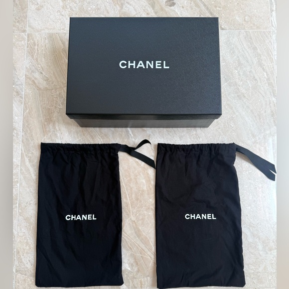 Chanel Slide Sandals Quilted Lambskin Size 38 - Picture 12 of 14